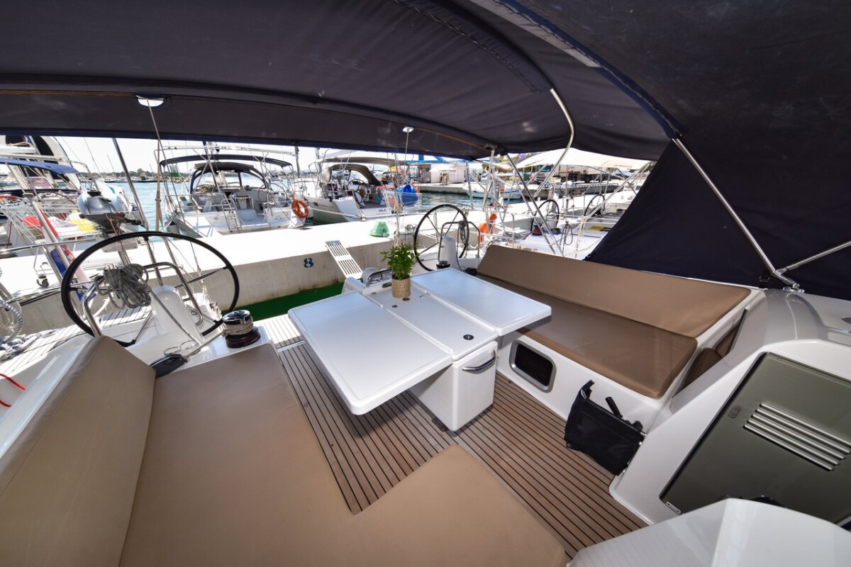 Sun Odyssey 490