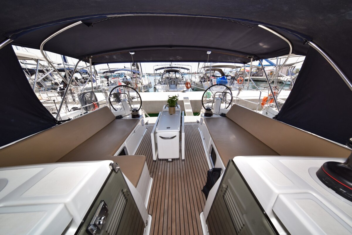 Sun Odyssey 490