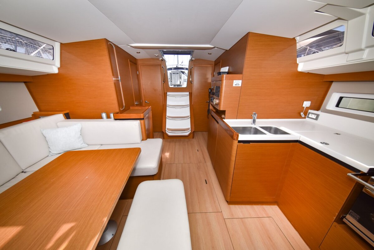 Sun Odyssey 490