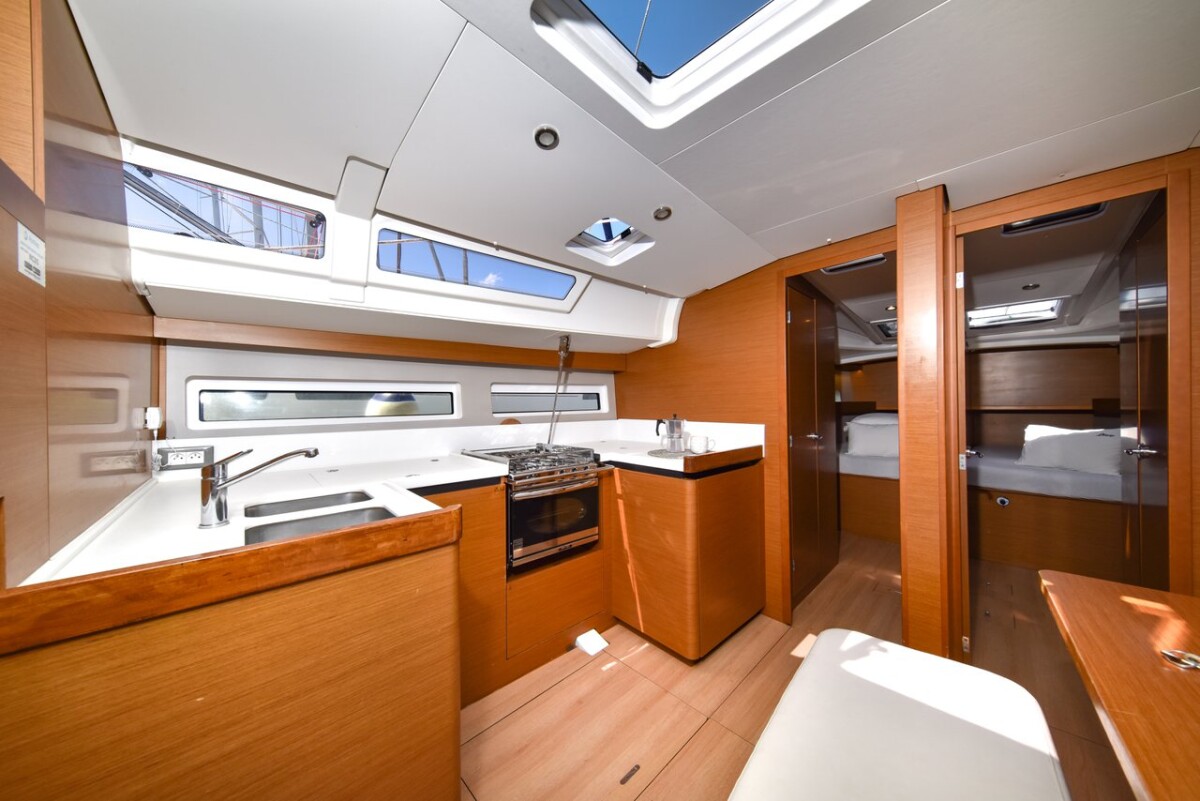 Sun Odyssey 490