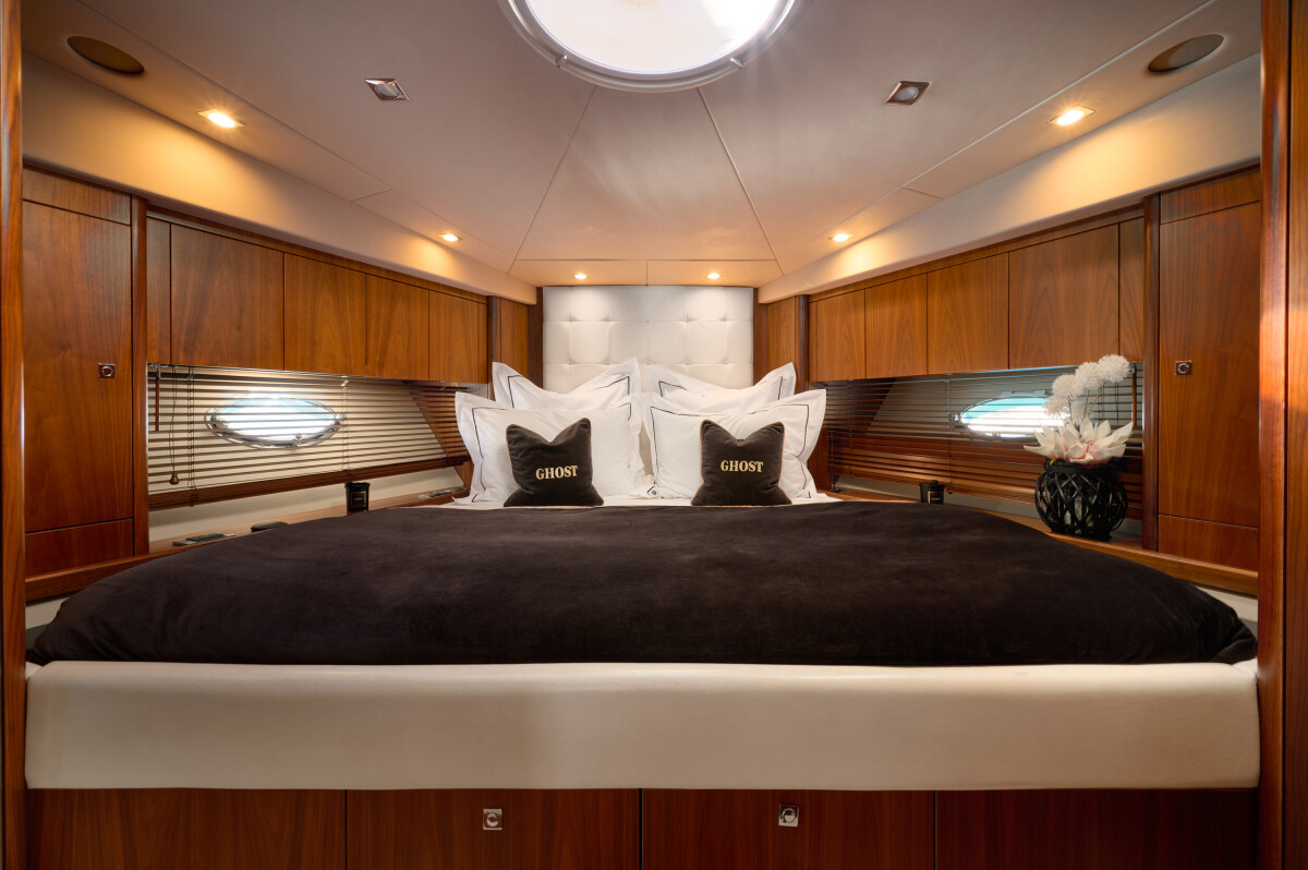 Sunseeker Predator 72 Ghost