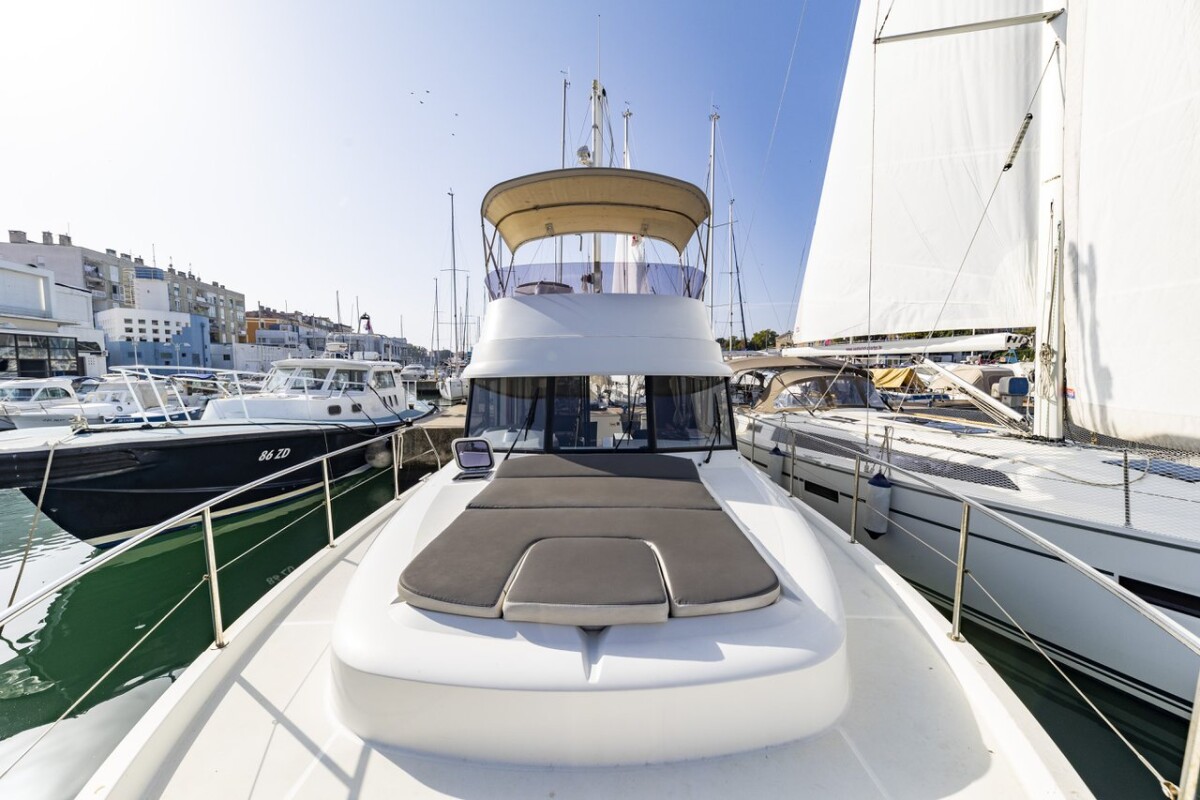 Swift Trawler 34 Blue Sky