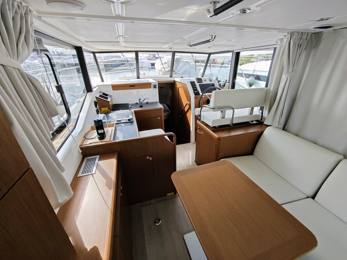 Swift Trawler 35 Kayci