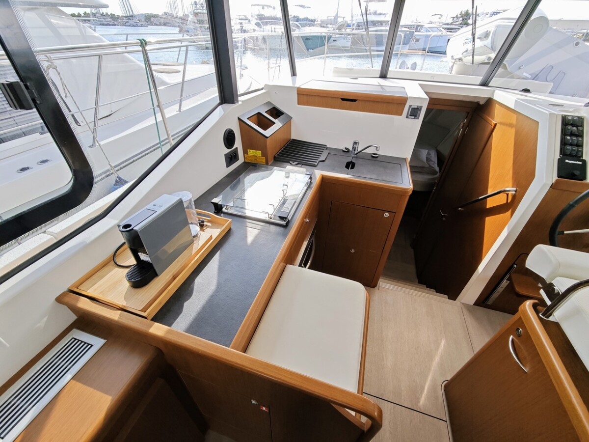 Swift Trawler 35 Kayci